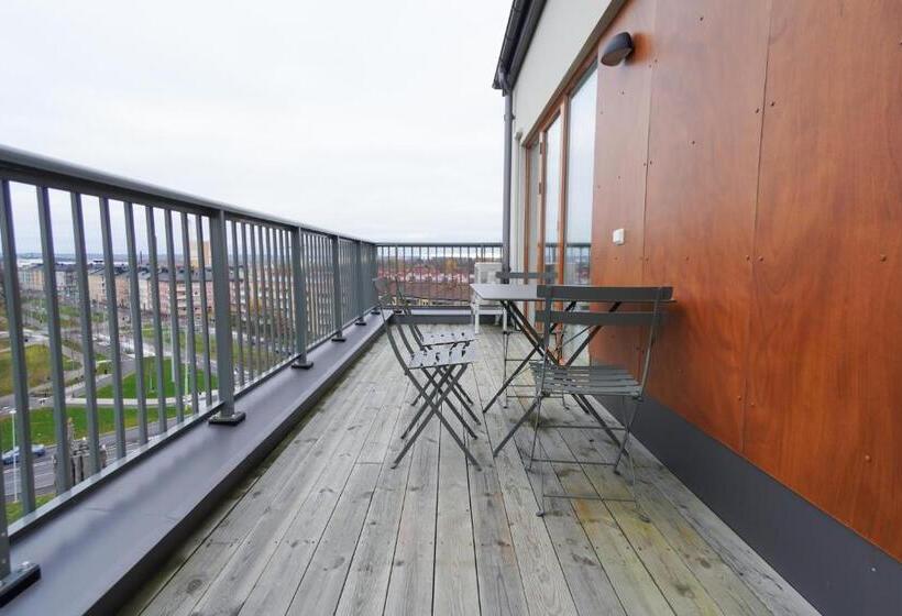 1 Bedroom Penthouse Apartment, Södra Hotellet