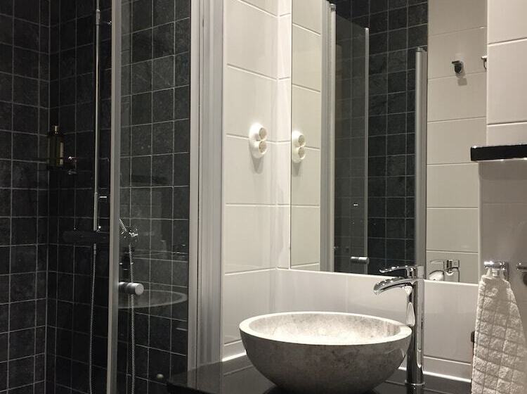 Семейный Номер, Södra Hotellet