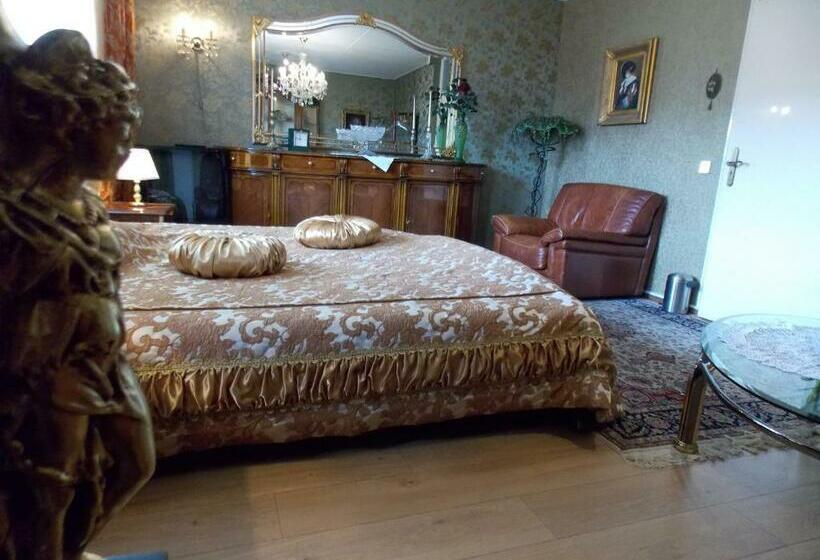 デラックスルーム, Weena House