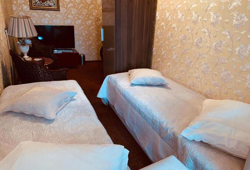 ベーシックルーム, Weena House