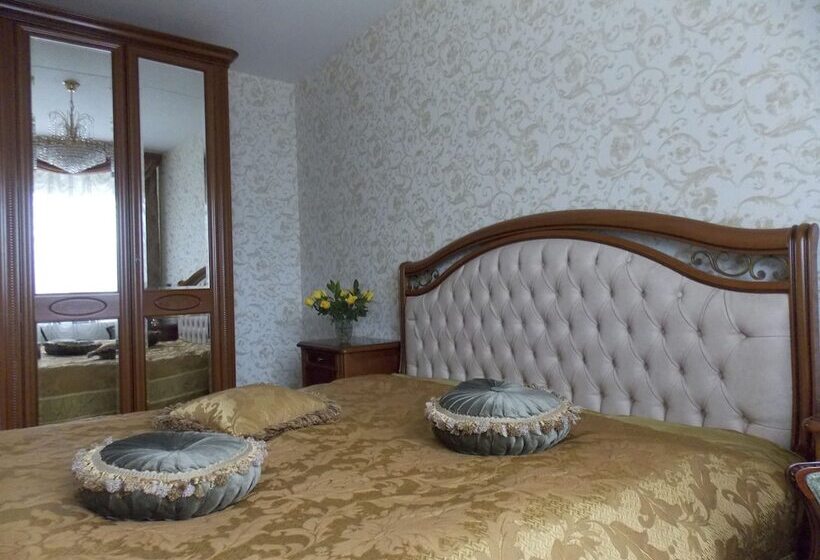 スタンダードルーム, Weena House