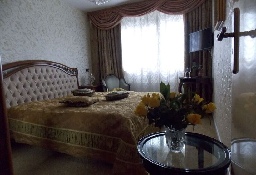 スタンダードルーム, Weena House