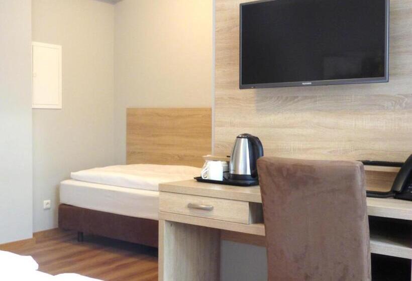 Трехместный Номер Комфорт, Minx – Cityhotels