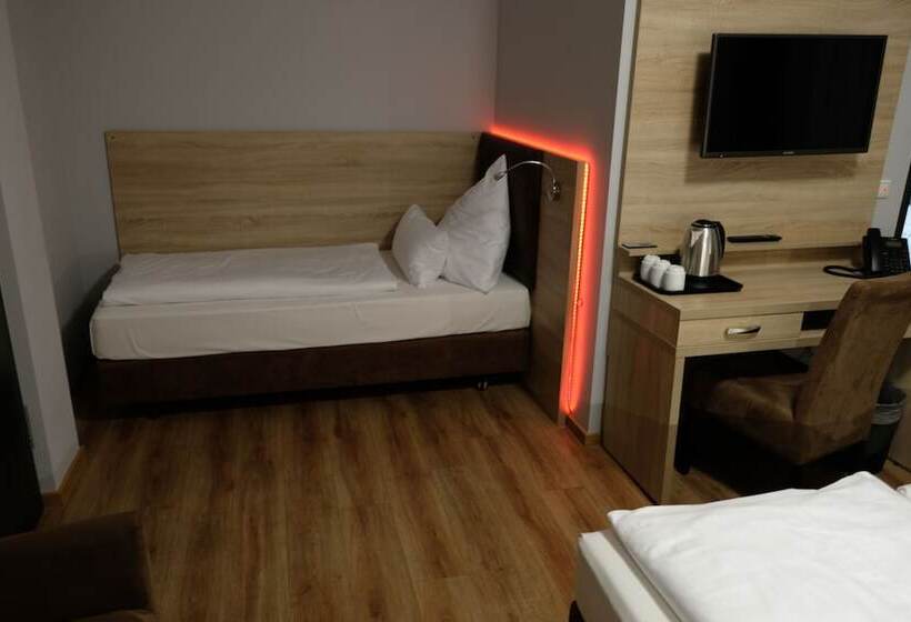 Трехместный Номер Комфорт, Minx – Cityhotels