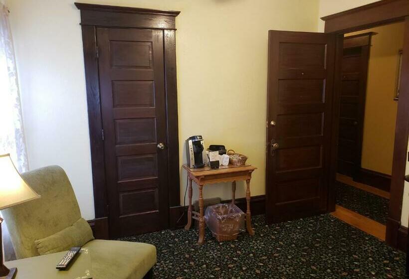 Люкс, Greenbriar Inn