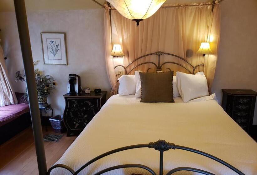 Полулюкс, Greenbriar Inn