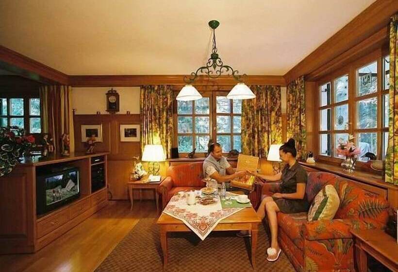 Вилла 4 Спальни, Villa Stresov
