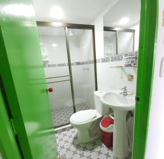 Habitación Estándar, Hostal Y Camping Los Girasoles