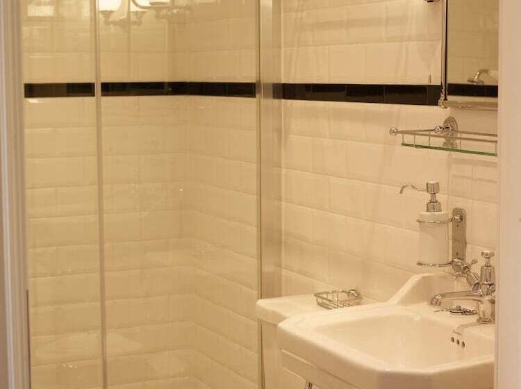 Quarto deluxe, Millasvilla
