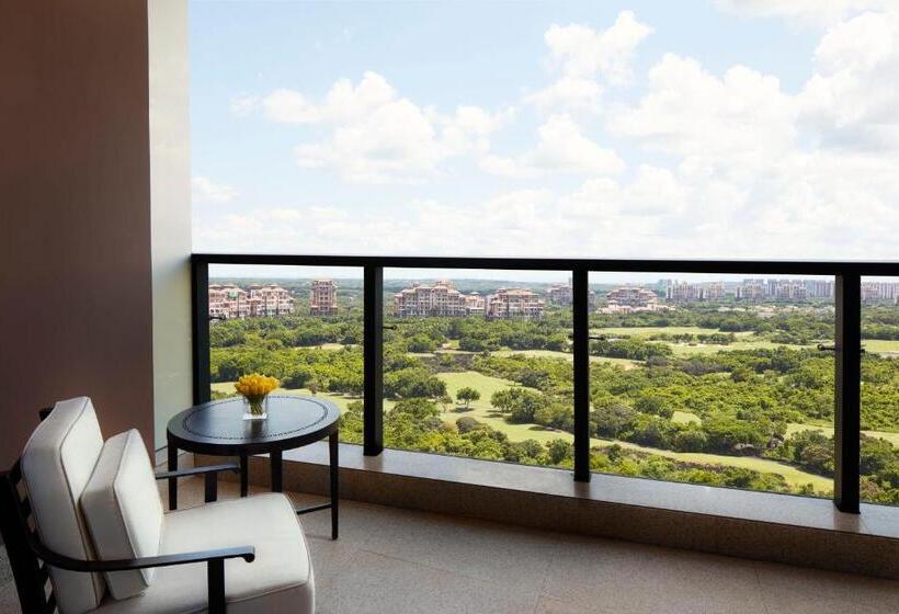 Номер Deluxe Вид на Гольф, The Ritzcarlton, Haikou