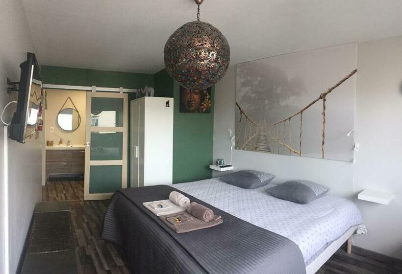 اتاق استاندارد با تخت بزرگ, 1 Chambre, 1 P'tit Dèj', 1 Sourire