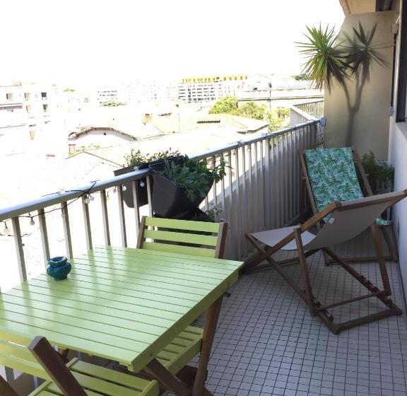 استودیو استاندارد با تخت کینگ, 1 Chambre, 1 P'tit Dèj', 1 Sourire