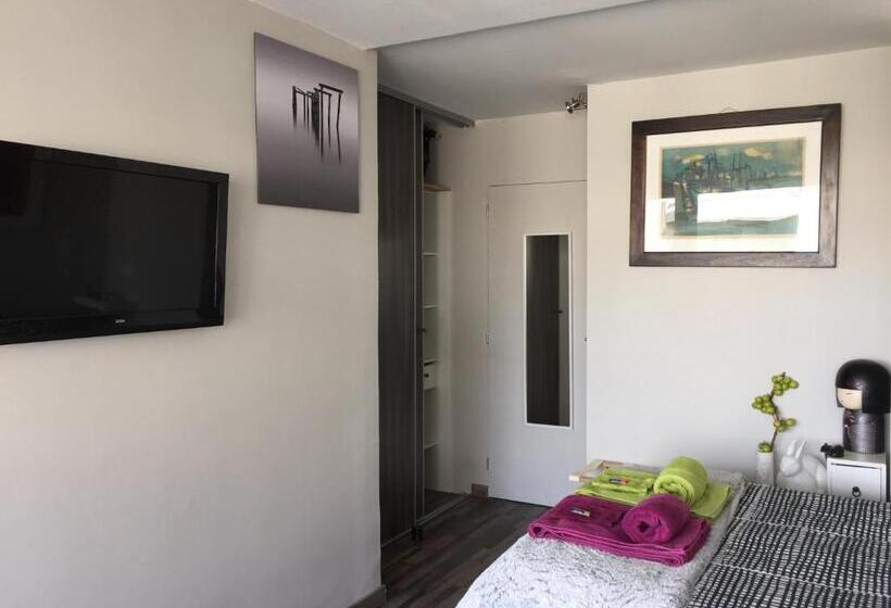 استودیو استاندارد با تخت کینگ, 1 Chambre, 1 P'tit Dèj', 1 Sourire