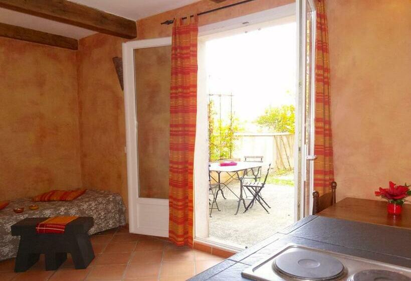 جناح, Le Mas De Pié Caud