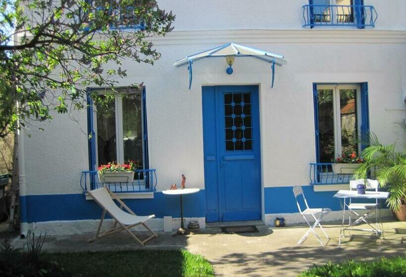 Номер Стандарт Вид на Сад, Le Jardin De Cécile Et Benoit   Bed And Breakfast