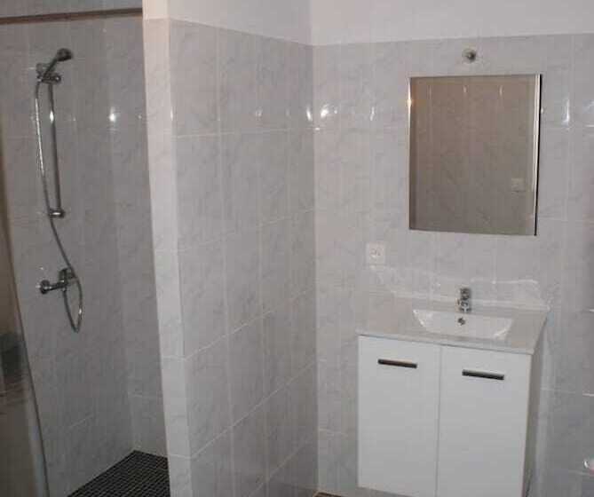 Четырехместный Номер Стандарт, Crezilles Hotes