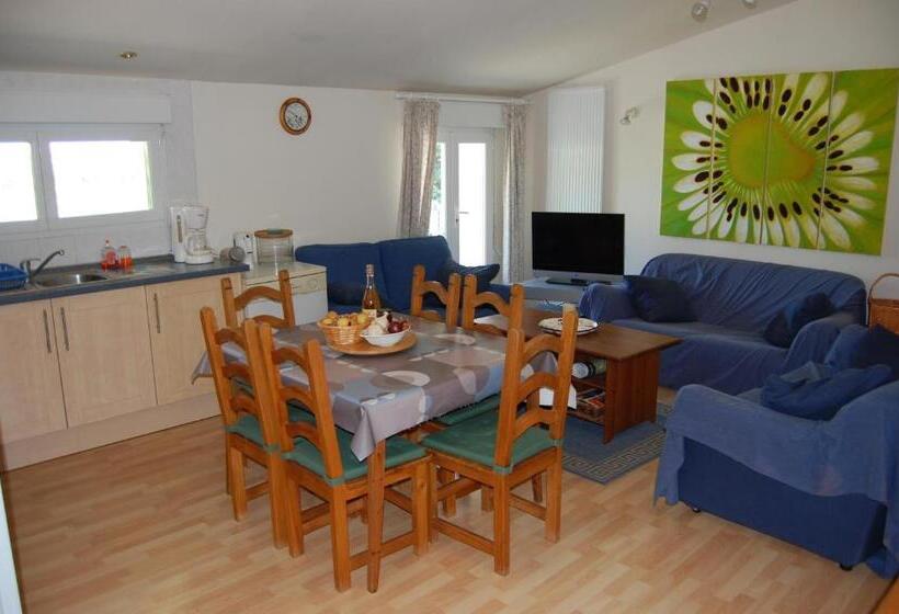 Family Suite, Douce France 82