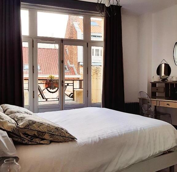 اتاق استاندارد با بالکن, La Villa 30