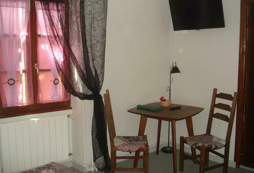 Номер Стандарт, Auberge Aux Portes De Conques