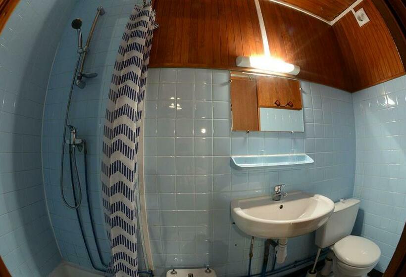 اتاق استاندارد, Auberge Du Virage