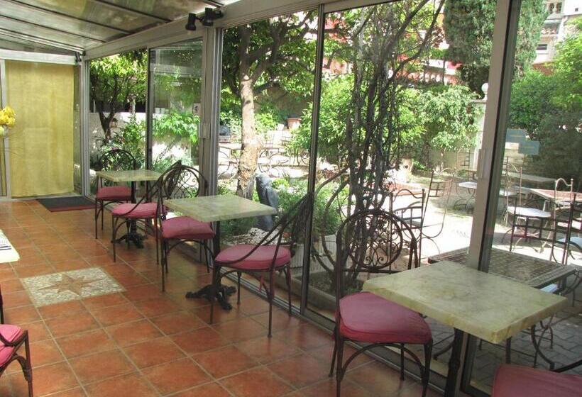 标准间, Hôtel Les Orangers