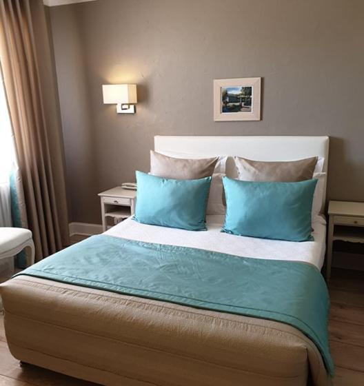 غرفة قياسية ذات إطلالة, La Côte Bleue