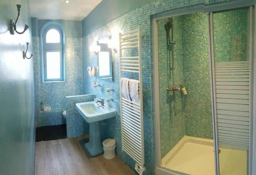 Номер Superior с Балконом, Le Castel Guesthouse