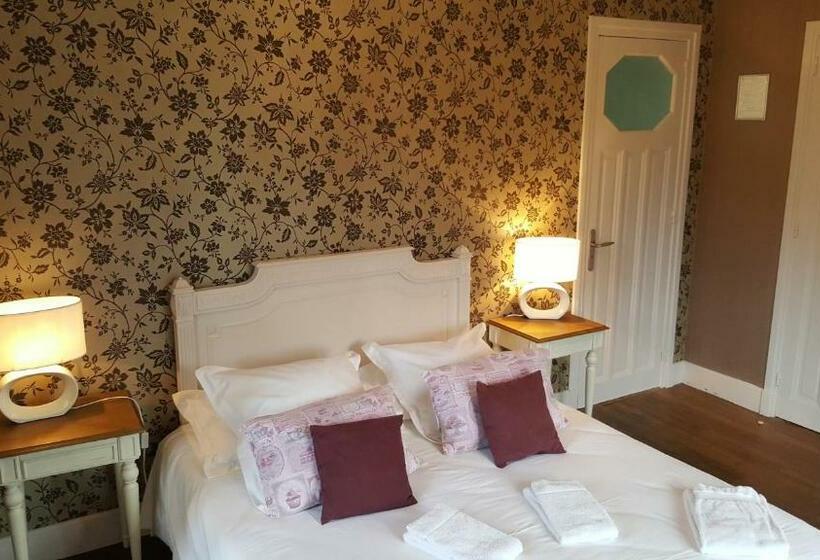 Номер Superior с Балконом, Le Castel Guesthouse