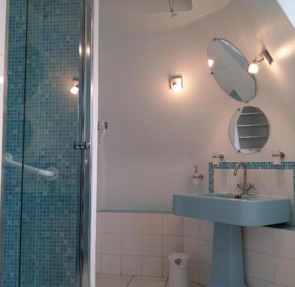 Классический Номер, Le Castel Guesthouse