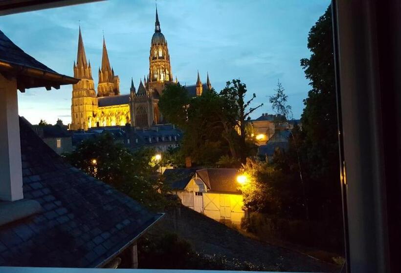 Номер Стандартный с Видом, Le Castel Guesthouse