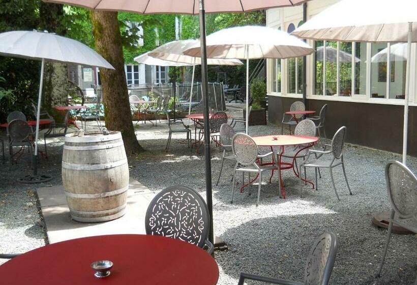 Семейный Номер, Au Pavillon Du Frêne