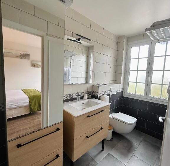 Номер Стандарт Вид на Море, Hôtel De La Mer   Deauville Blonville   Boutique Hôtel De Charme Vue Mer Ou Campagne   Accès Direct