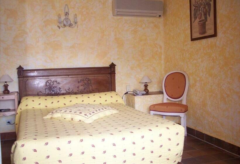 Номер Стандарт, Hôtel La Pierrerie