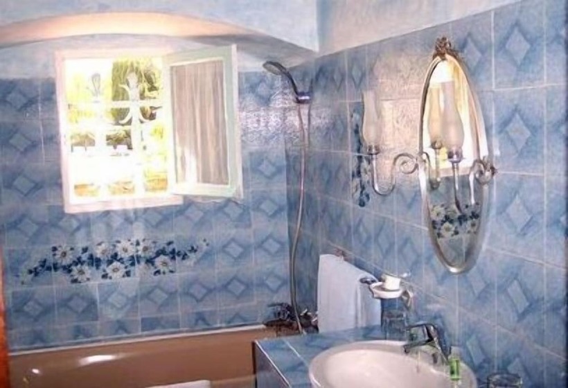 Номер Стандарт, Hôtel La Pierrerie