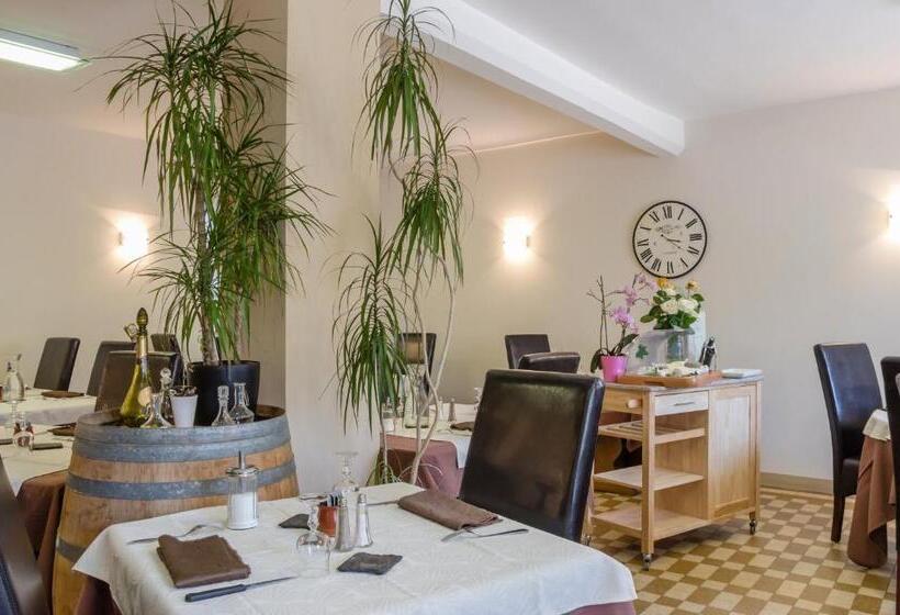 Семейный Номер, Logis Hôtel Restaurant De La Dore