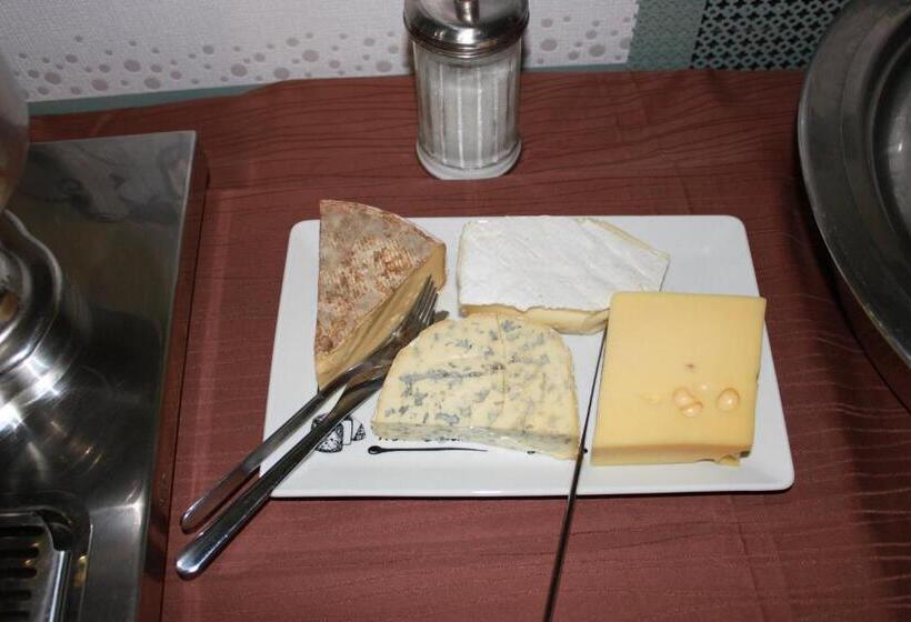 Семейный Номер, Logis Hôtel Restaurant De La Dore