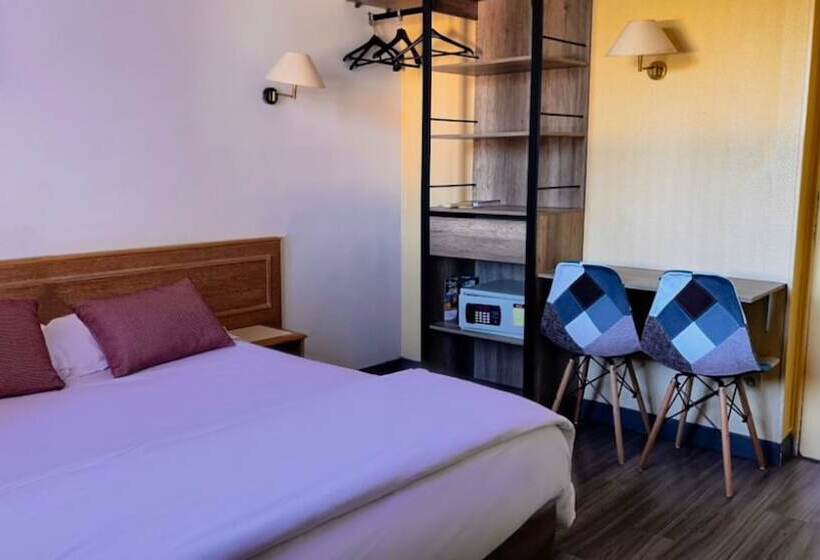 Номер Стандарт, Logis Hotel & Restaurant L Etape Bouc Bel Air   Gardanne