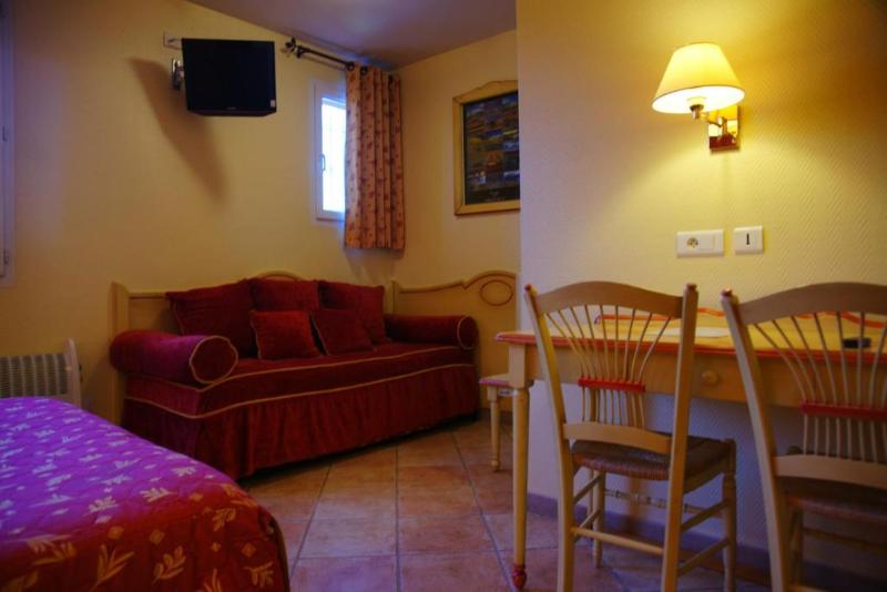 Четырехместный Номер Стандарт, Logis Hotel & Restaurant L Etape Bouc Bel Air   Gardanne