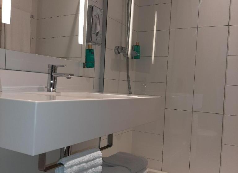 اتاق راحتی سه تخته, Relais Saint Jacques  Chateauroux