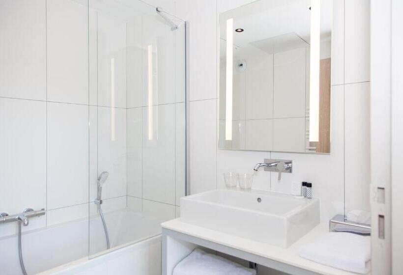 سوئیت جونیور خانوادگی, Relais Saint Jacques  Chateauroux