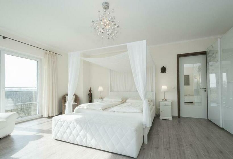 豪华房间, Villa Altes Land