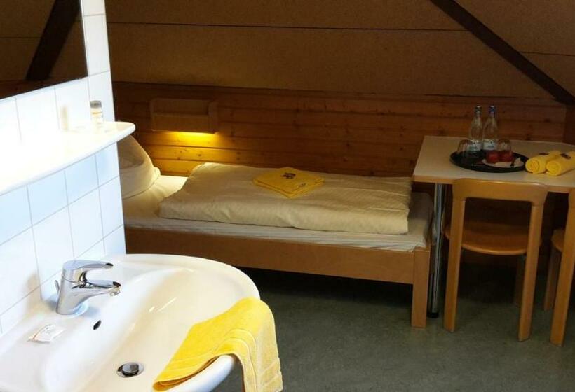 Quarto Estandar Individual, Hellmut Waßmer Jugendherberge Lörrach