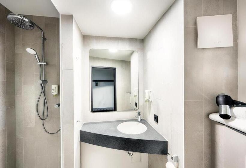 Номер Стандарт, B&b Hotel Bonn West