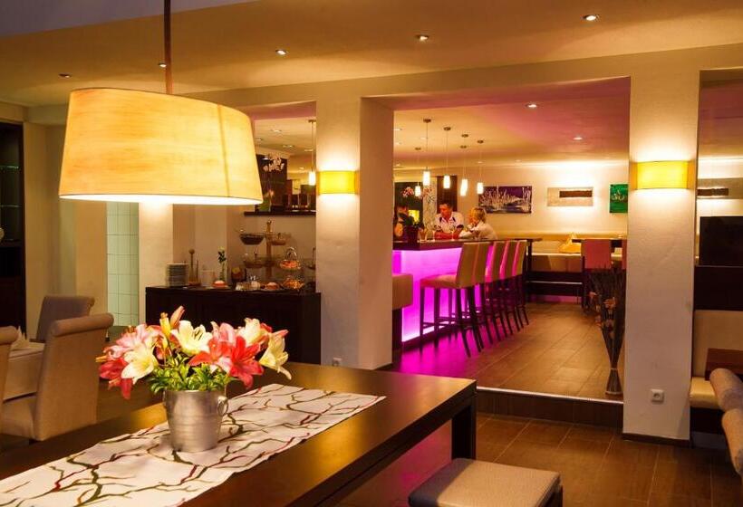 Номер Стандарт Индивидуальный, Restaurant Bellevue