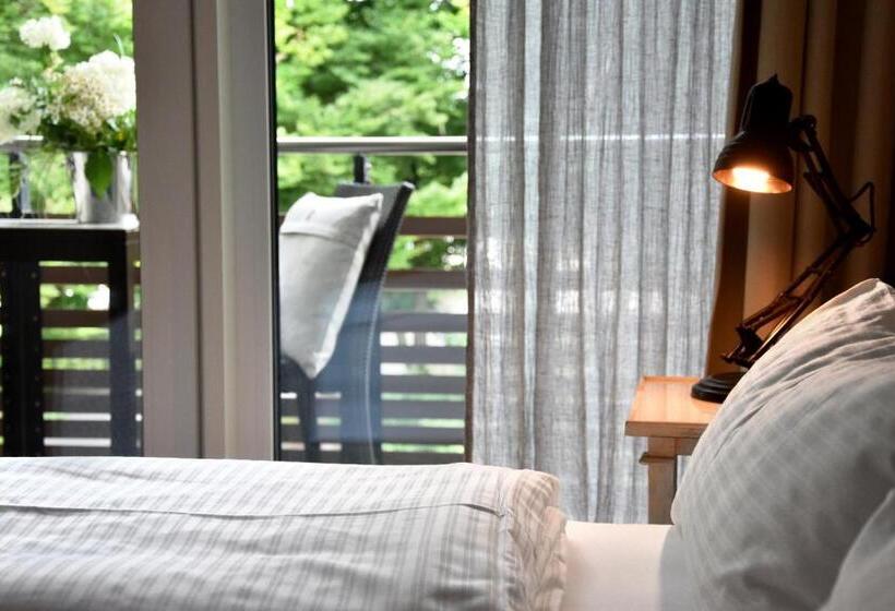 Classic room with balcony, Wellnessgarten