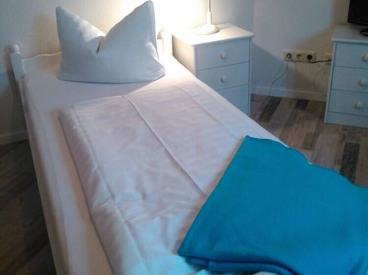 اتاق استاندارد یک نفره, Landhotel Possendorf