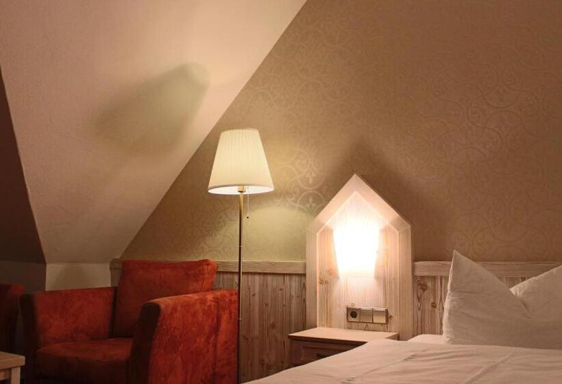 اتاق راحتی سه تخته, Central