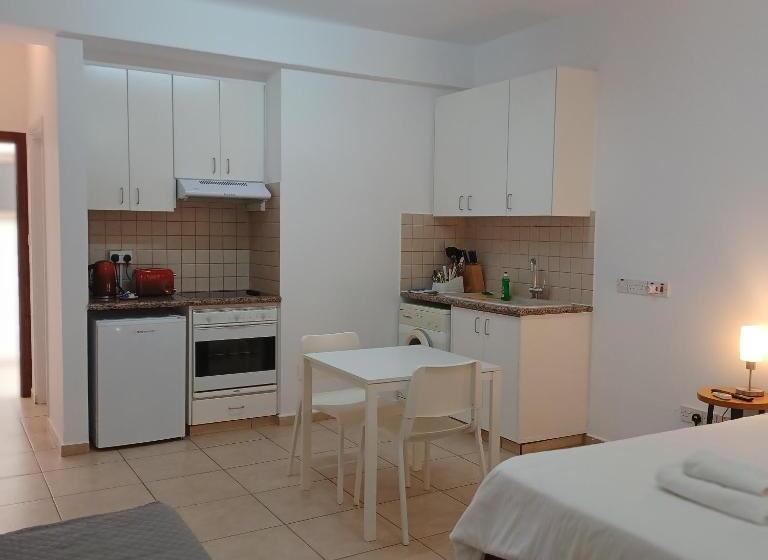 Standard Studio, King's Holiday Apartments