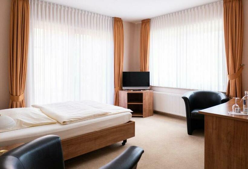 Номер Комфорт Индивидуальный, Land Gut Hotel Restaurant Kreuz Meyer