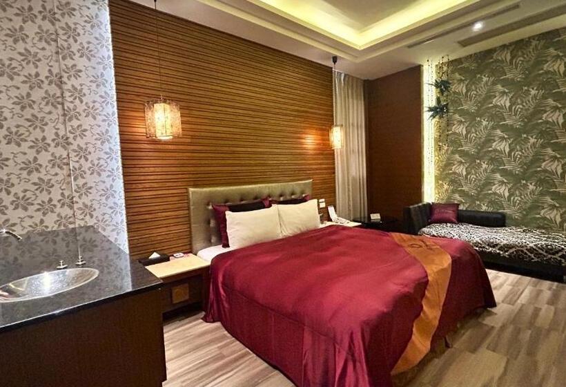 اتاق استاندارد, Shining Motel
